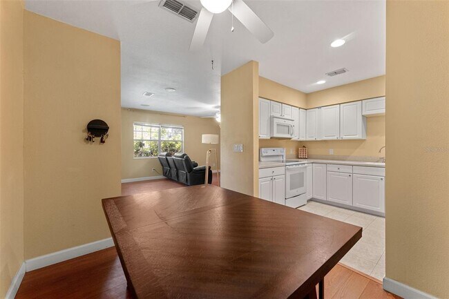 Building Photo - 7911 Lovegren Ln