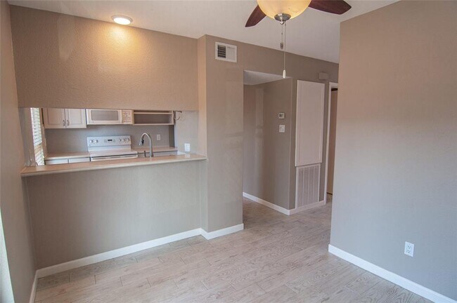 Building Photo - 16 Mariner Village Dr