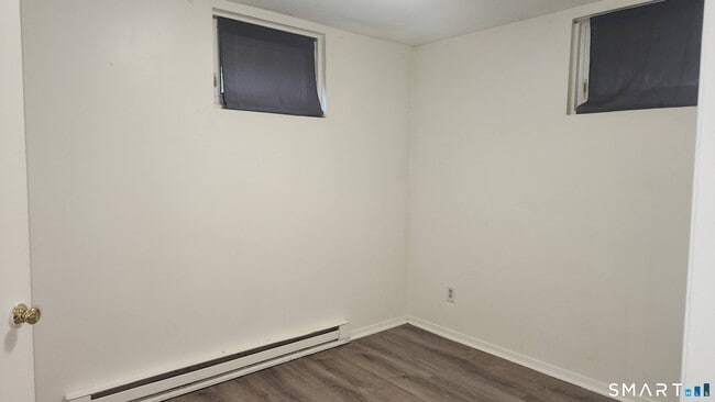 Building Photo - 14 White Oak Rd