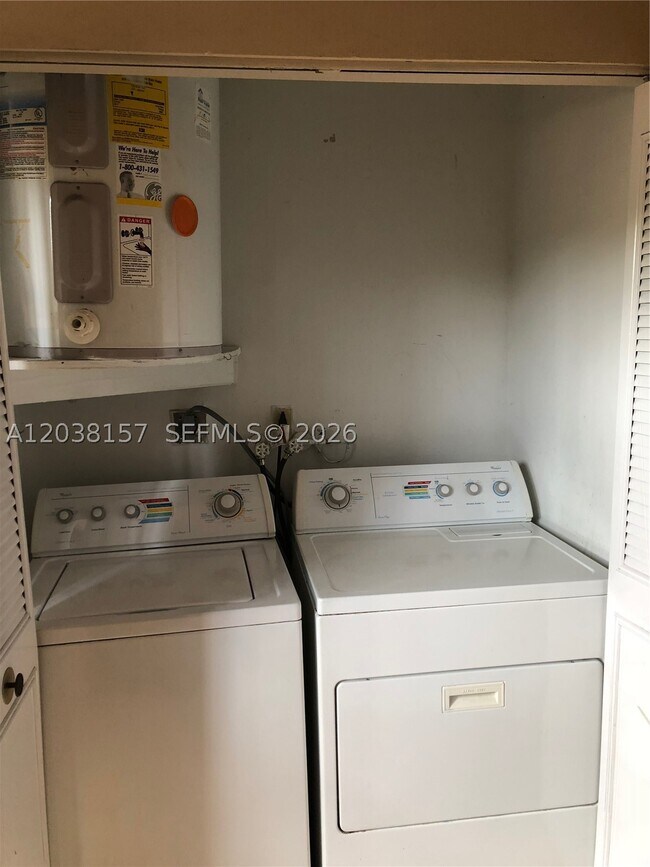 Building Photo - 3808 SW 79th Ave