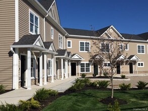 Building Photo - 115 Evergreen St