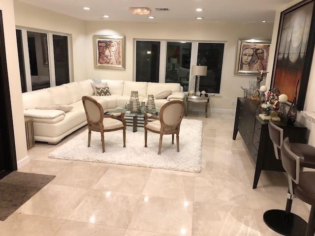 Building Photo - 2201 SE 20th St