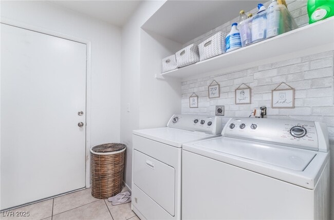 Building Photo - 2692 Matogroso Ln