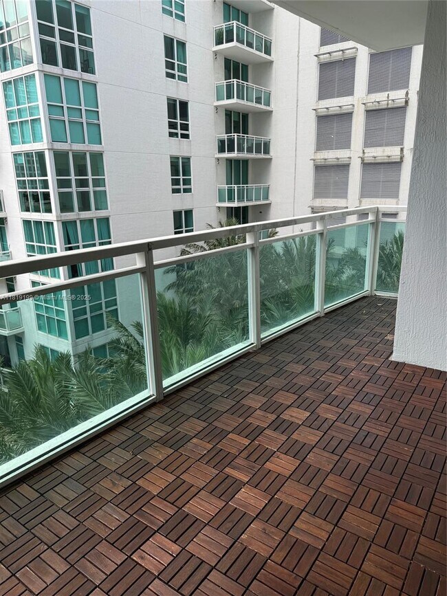 Building Photo - 951 Brickell Ave