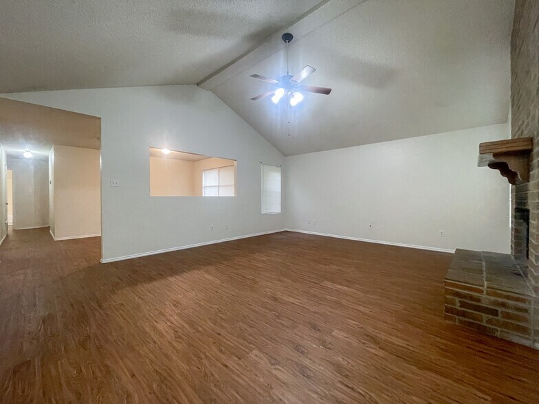 Building Photo - 1904 Ramada Dr