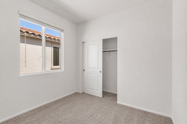Building Photo - 18079 W Sand Hills Rd