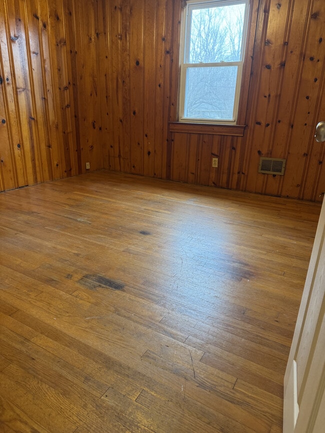 Building Photo - 230 Elaine Ave