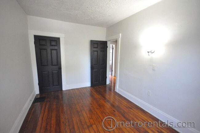 Building Photo - 204 E 9th Ave