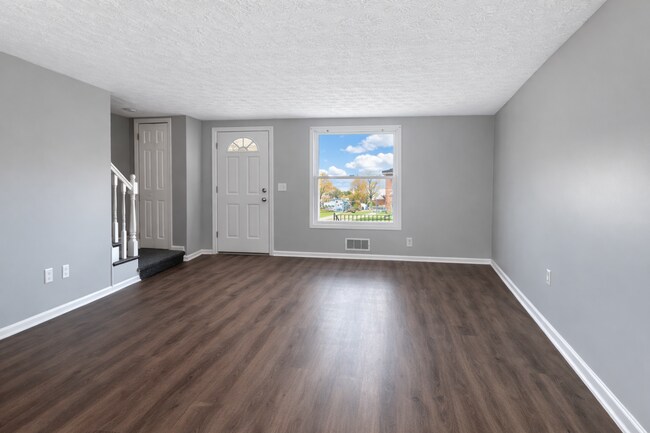 Building Photo - Spacious 3 Bedroom Home | Central AC | Finished Basement | Parking