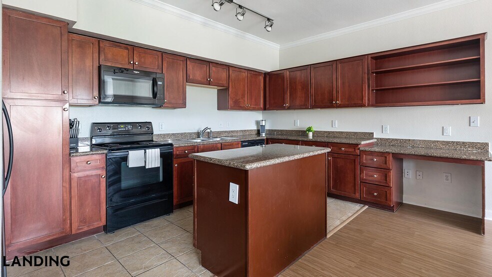 Building Photo - 6500 Champion Grandview Way