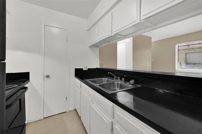 Building Photo - 7211 Atwell Dr