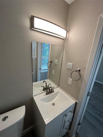 Building Photo - 323 N Cottonwood Dr