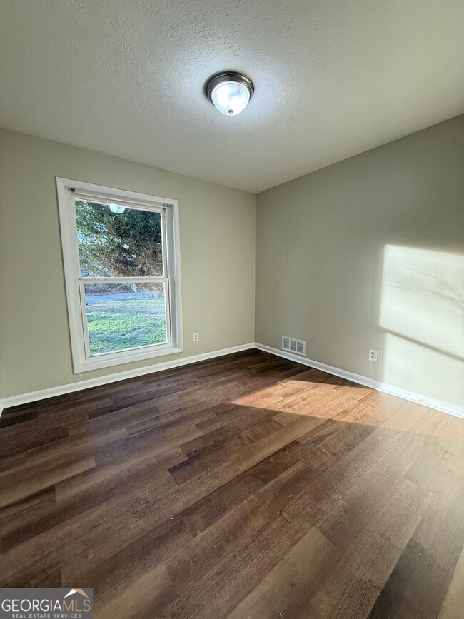 Building Photo - 7016 Adel Ln