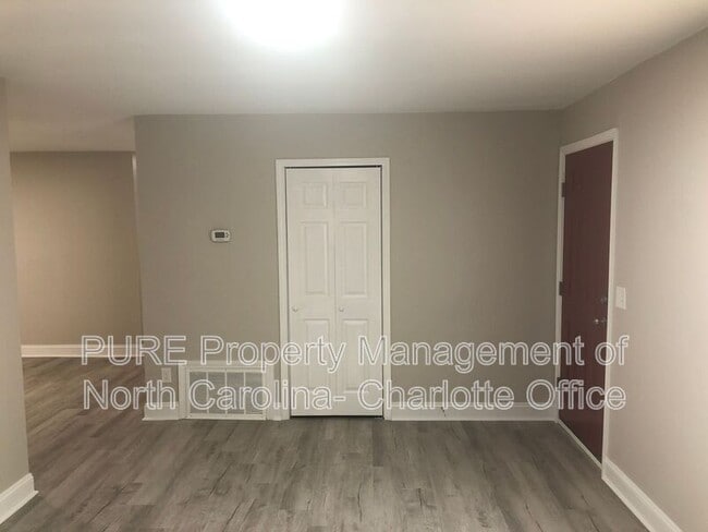 Building Photo - 805 Haywood St