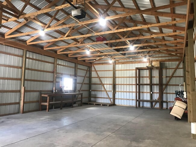 Building Photo - 127 Merrimac Trail