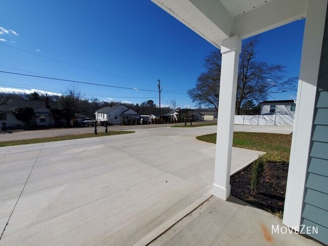 Building Photo - 16 Catawba Ave