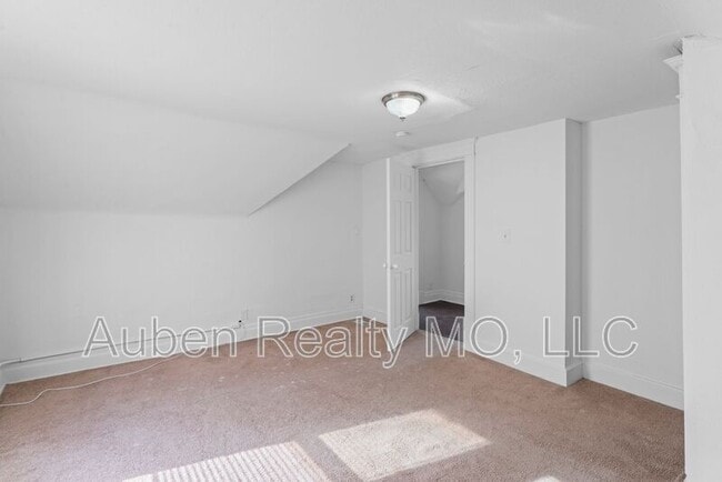 Building Photo - 3825 Walnut St