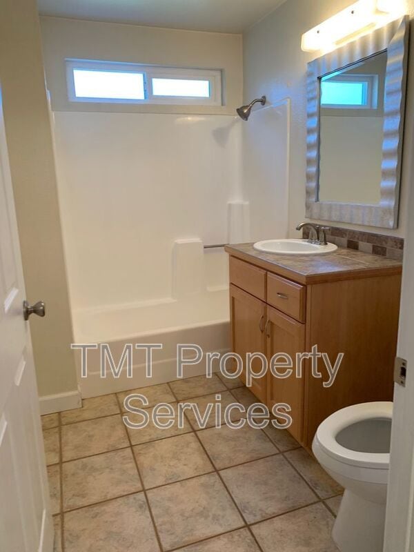 Building Photo - 7464 Santa Ysabel Ave