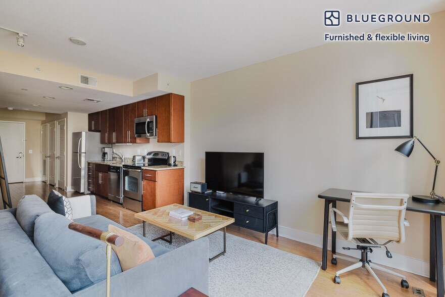 Building Photo - 425 L St NW