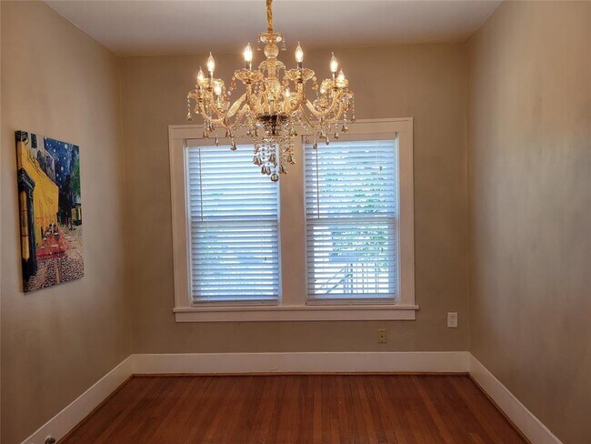 Building Photo - 2406 Huldy St