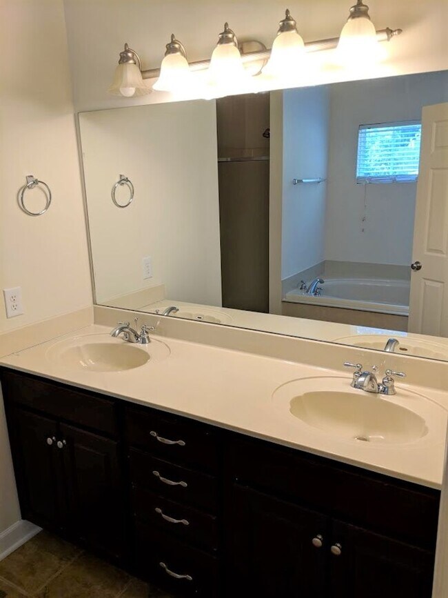 Building Photo - CANE RIDGE MOVE IN SPECIAL - FIRST MONTH F...