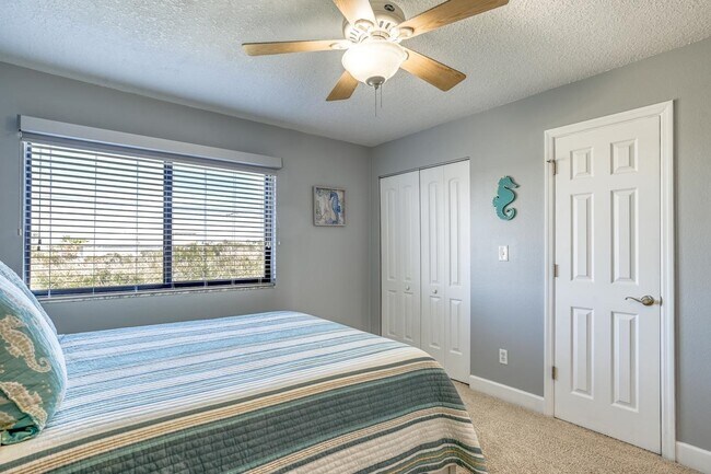 Building Photo - 120 Sunset Harbor Way