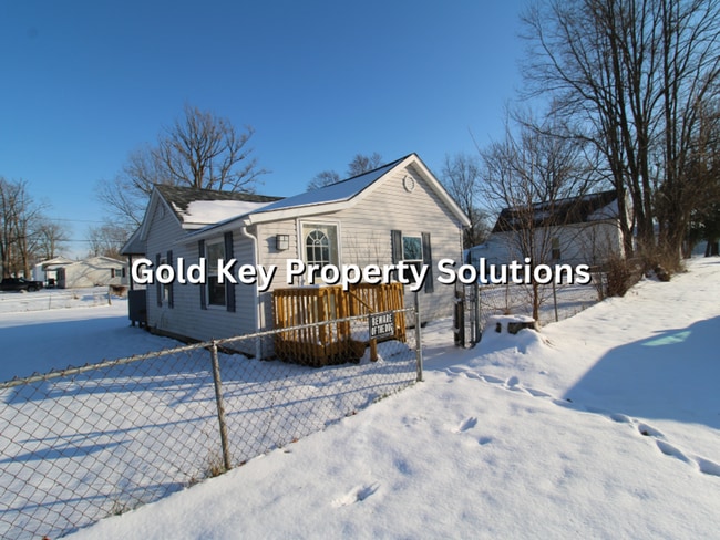 Building Photo - MUNCIE 1 BR 1 BA House with Huge Covered Deck and Fenced Yard (SECTION 8 APPROVED)