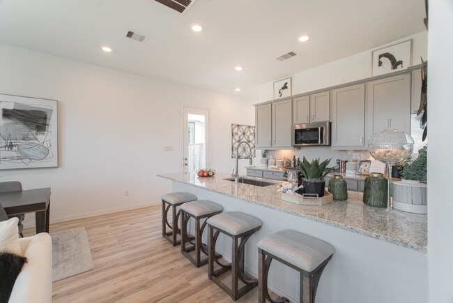 Building Photo - 438 Lake Day Dr