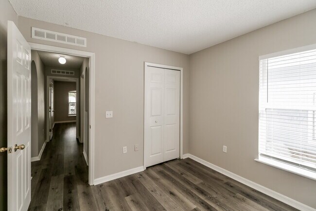 Building Photo - 30220 Birdhouse Dr