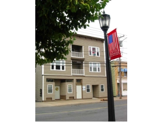 Primary Photo - 151 E Main St