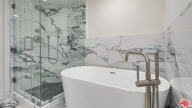 Building Photo - 10555 Ashton Ave