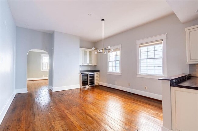 Building Photo - 311 Josephine St NE