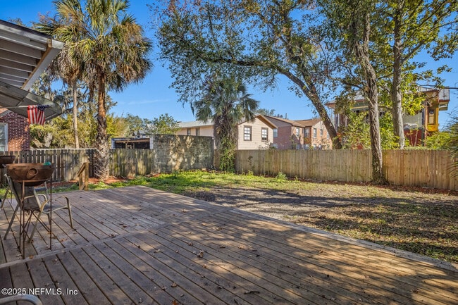 Building Photo - 2756 Oak St