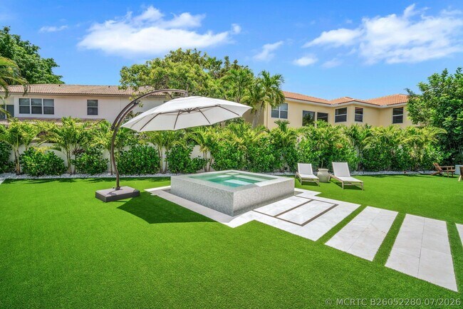 Building Photo - 10852 La Salinas Cir