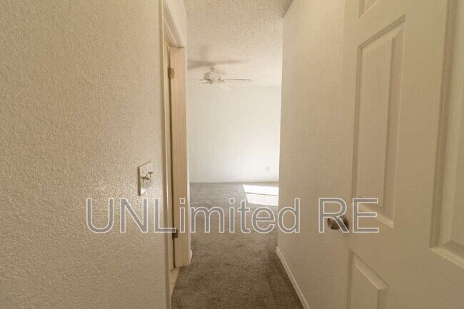 Building Photo - 2735 N Walnut Hills Dr