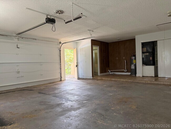 Building Photo - 2040 Trinidad Ct