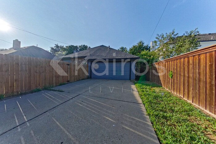 Building Photo - 11811 Asher Ln