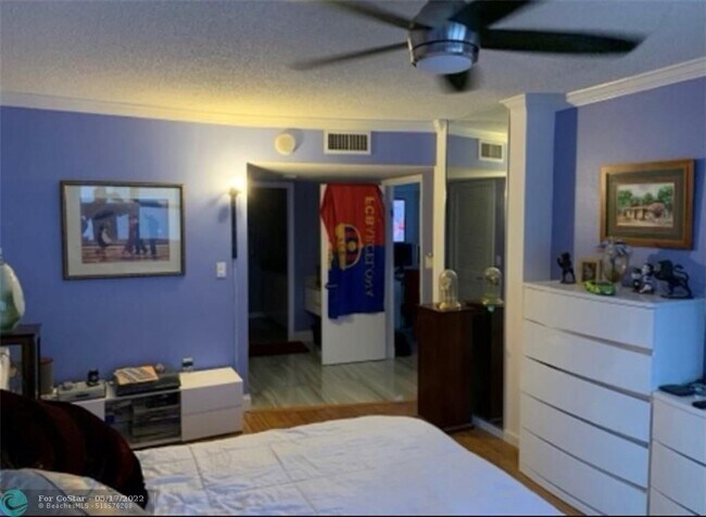 Building Photo - 3400 Galt Ocean Dr