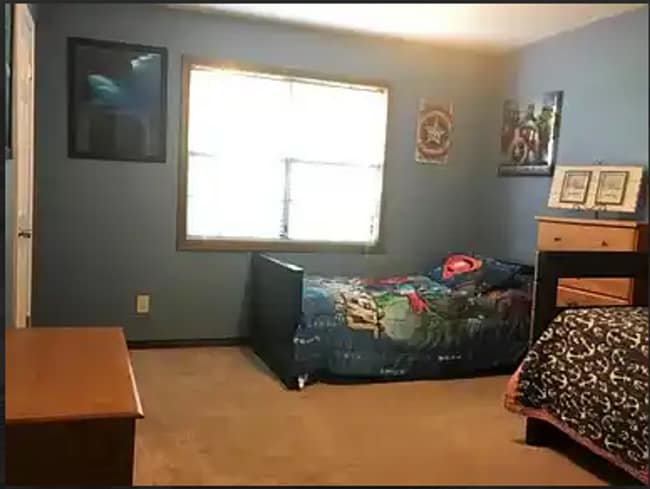 Building Photo - Charming 3 Bed, 2 Bath Home with New Floor...