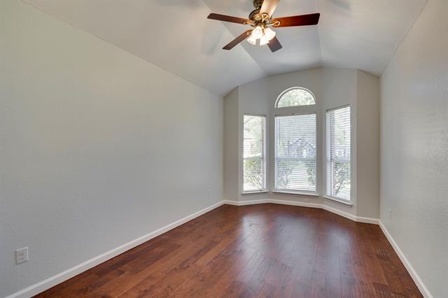 Building Photo - 1325 Lakeside Dr