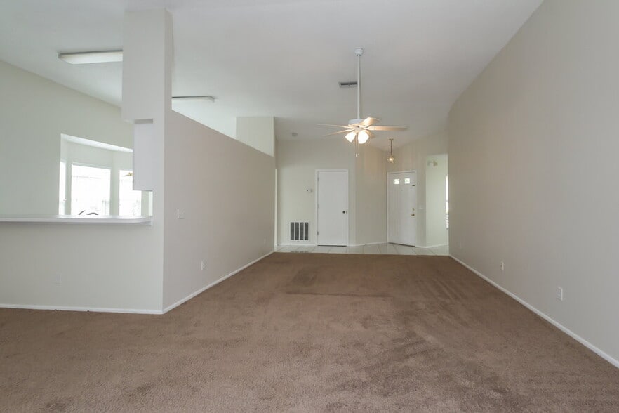 Building Photo - 4814 11th Ave Cir E