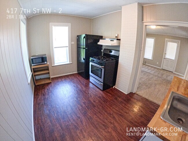 Building Photo - 417 7th St NW