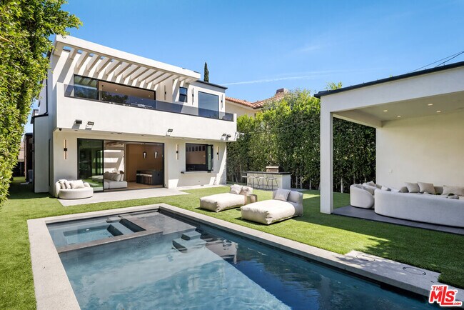 Building Photo - 14822 Hesby St