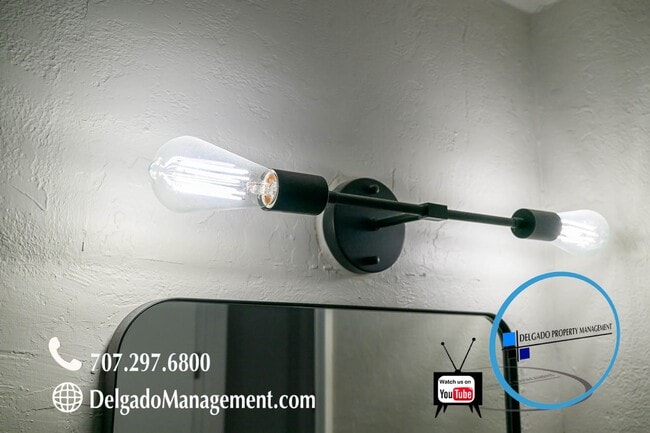 Building Photo - Benicia 2 bedroom condo