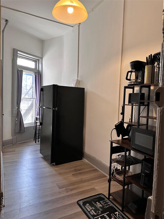 Building Photo - 768 Greene Ave