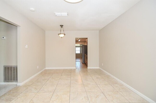 Building Photo - 15063 Woodforest Blvd