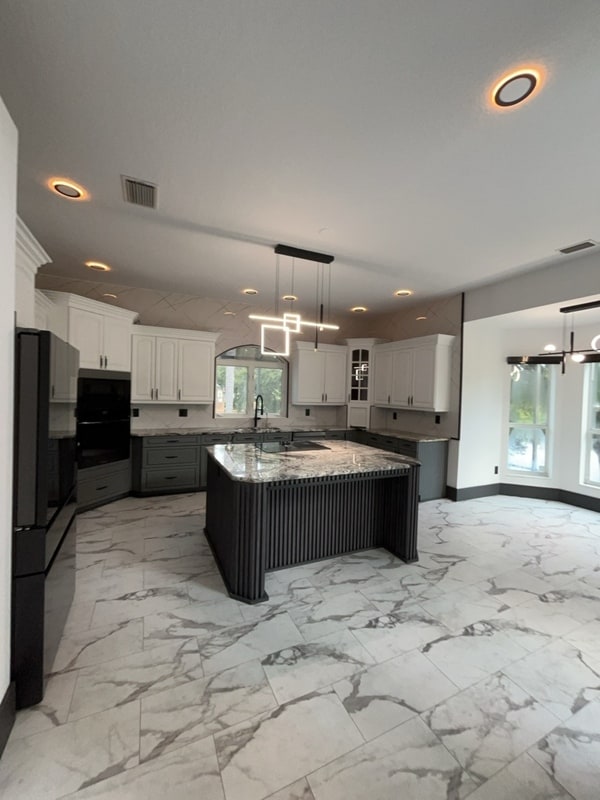 Building Photo - 8131 Vineland Oaks Blvd