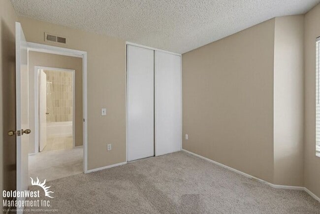 Building Photo - Lovely 3Bdm 2Ba Town-home in Rancho Peñasquitos!