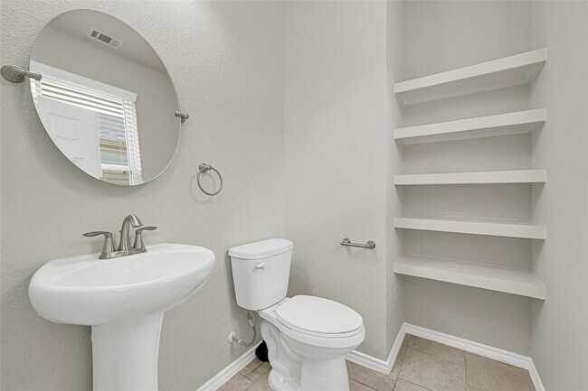 Building Photo - 1909 Monaco Memorial Ln