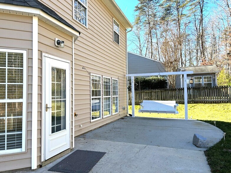 Custom porch swing - 4505 Garden Club St